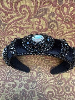 Black Crystal-Embellished Velvet Headband